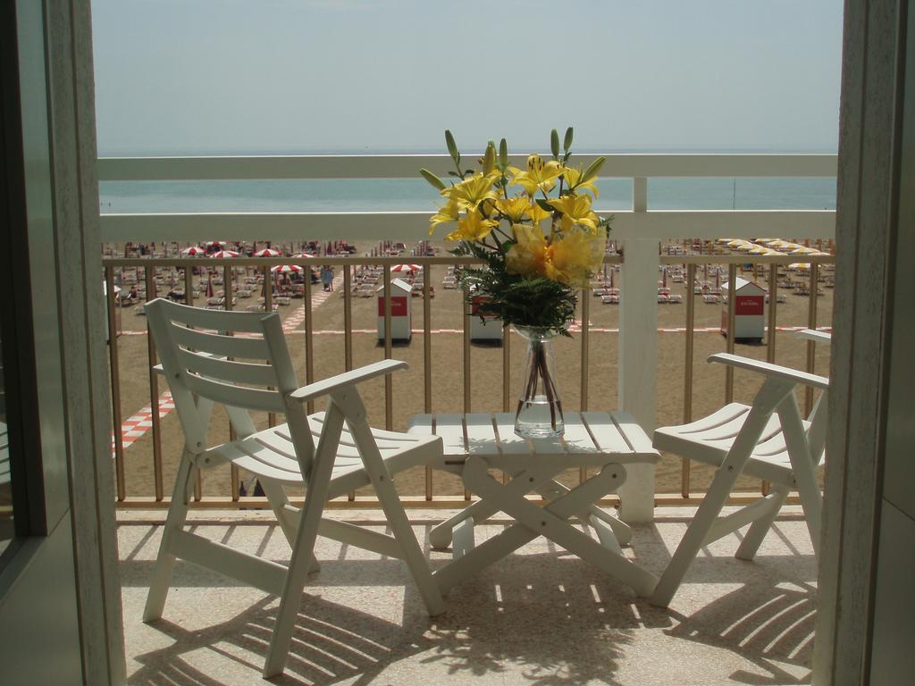 Hotel Tizian Beach Caorle Oda fotoğraf